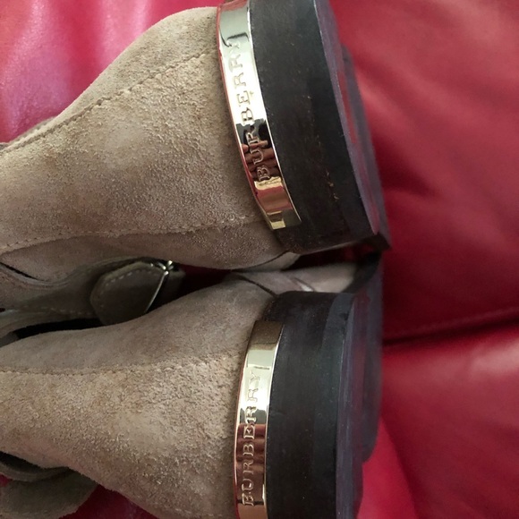 Burberry suede booties. Size 38. Excellent condition. - Picture 3 of 5